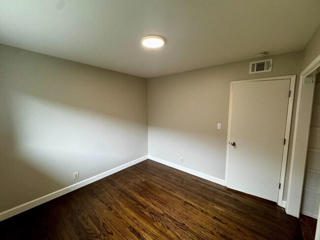 Building Photo - 1405 Antonio Ln