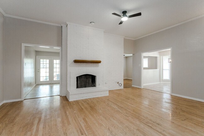 Building Photo - 4 Bedrooms | 2 Bathrooms | 2-Car Garage | Pool | Park-Front Living