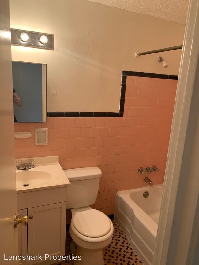 Building Photo - 1826 Clements Ave