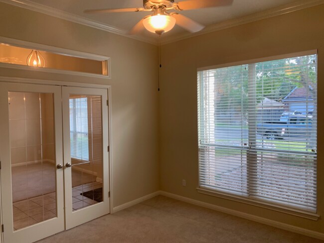 Building Photo - 137 Antler Cir