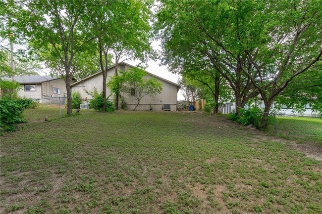 Building Photo - 11405 Walnut Ridge Dr