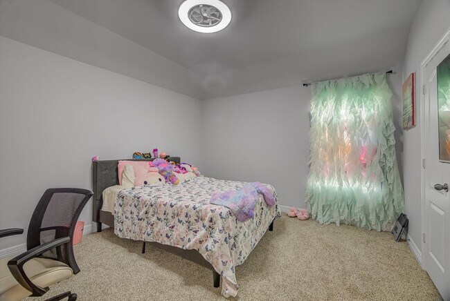 Building Photo - 2319 Gentle Breeze Ln