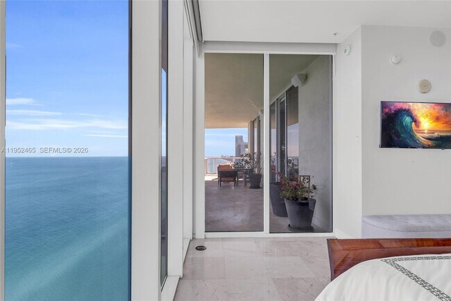 Building Photo - 16699 Collins Ave