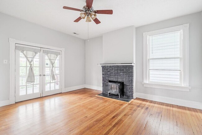 Building Photo - Great Manchester Duplex