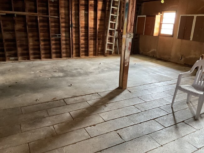 Building Photo - 2600 Harrison Ave