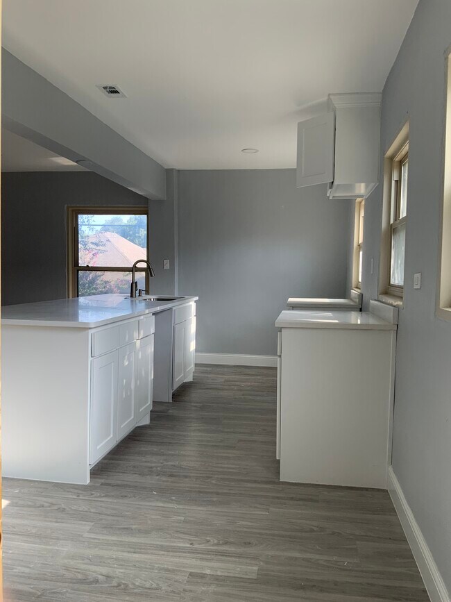 Open concept kitchen - 3816 Byers Ave