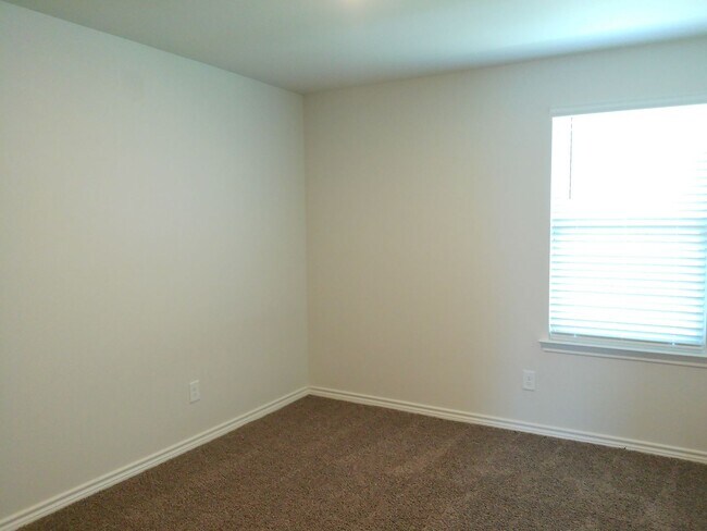 Building Photo - 7701 Lariat Toss Dr