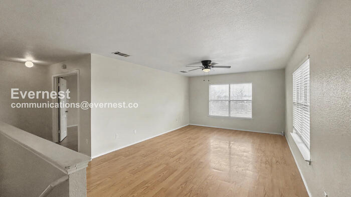 Building Photo - 386 Siebert Dr