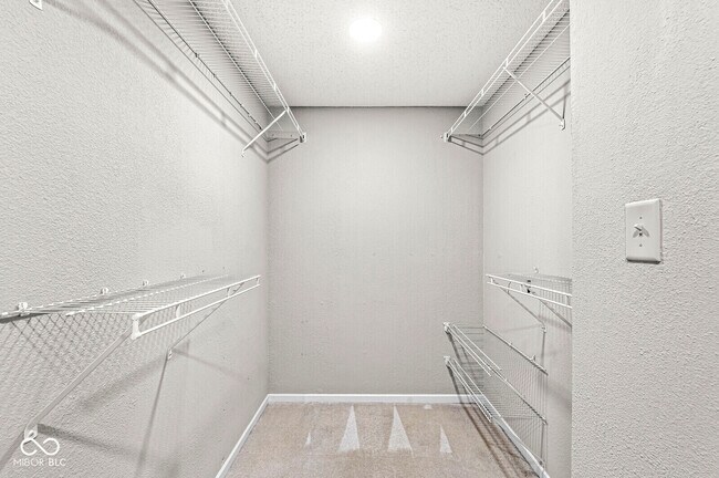 Building Photo - 5641 Buck Dr