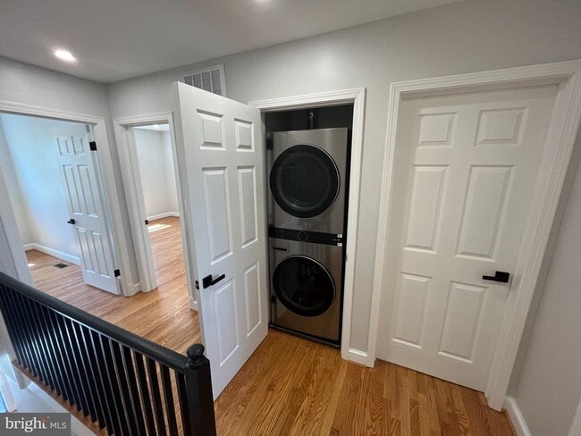 Building Photo - 327 Whittier St NW