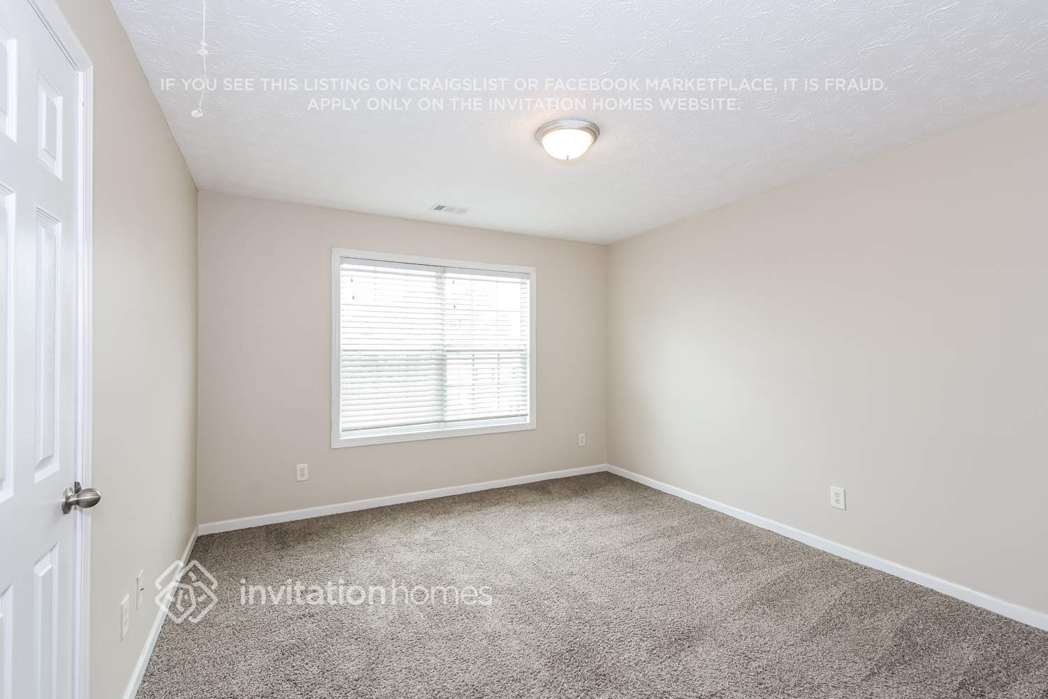 Building Photo - 3329 Silver Ridge Dr