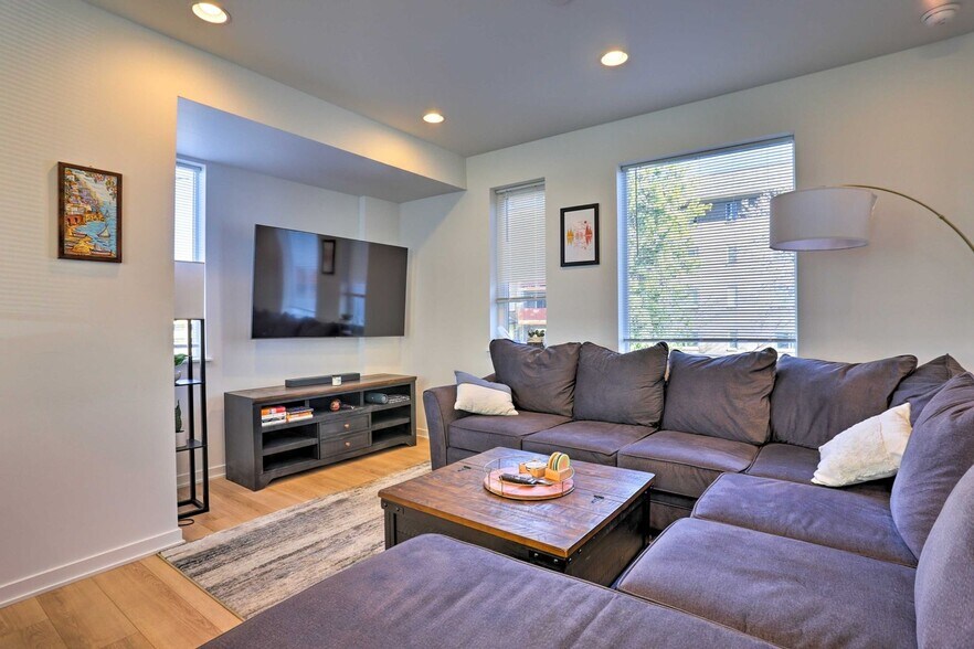 Building Photo - 3101 W 47th Ave