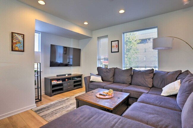 Building Photo - 3101 W 47th Ave