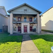 Building Photo - Updated 1/1 Apartment in Prime Dallas Location Ready for Move-In!