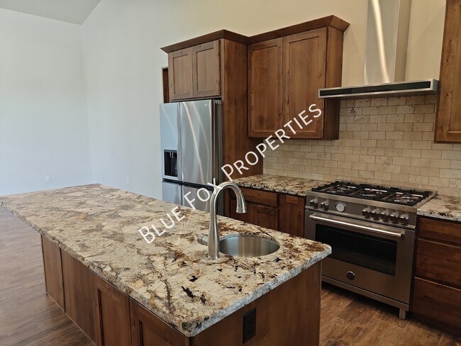 Building Photo - 13037 N Red Quail Pl