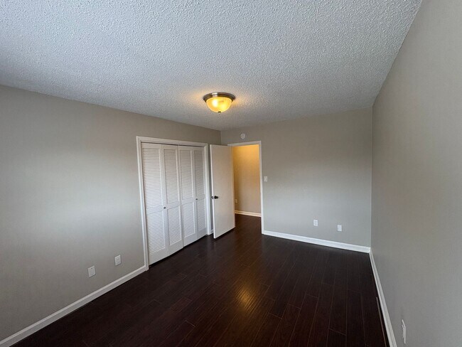 Building Photo - Four Bedroom Townhome Available Now