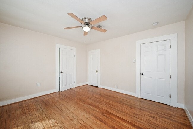 Building Photo - 416 N Houston Ave