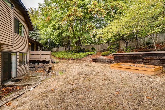Building Photo - 14420 SE 63rd St