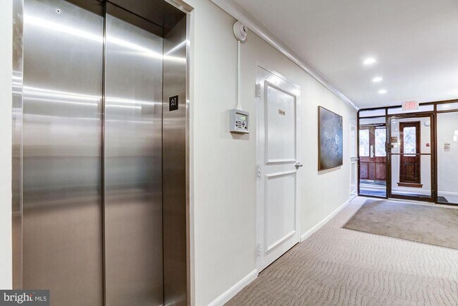 Building Photo - 2711 Ordway St NW