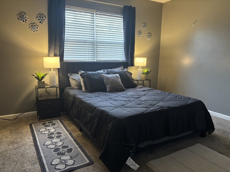 Bedroom 3 - 1207 Summerfield Ln E