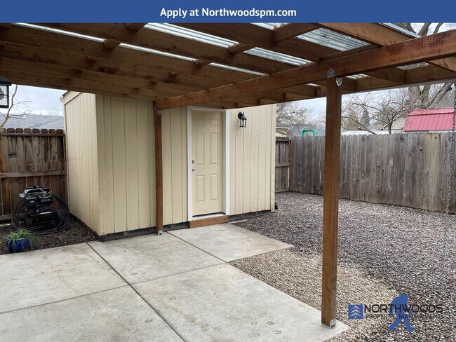 Building Photo - Newly Renovated 2 Bedroom 1 Bath Home Central Point