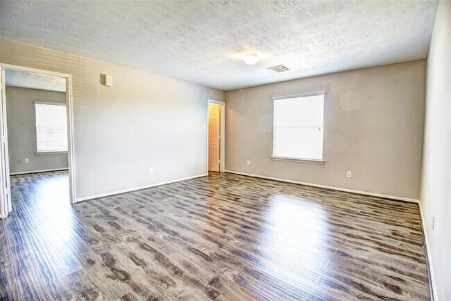 Building Photo - 17018 Midnight Sun Ln