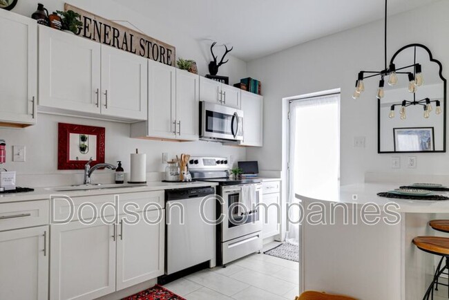 Building Photo - 21 N Stafford Ave
