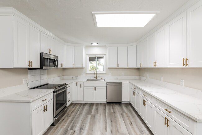 Building Photo - 5577 Ohio Ct