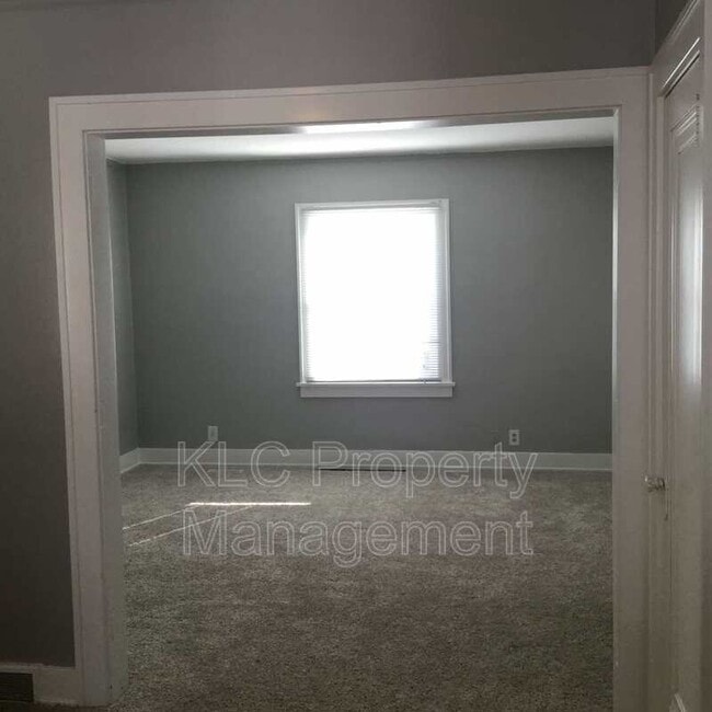 Building Photo - 1417 46th St