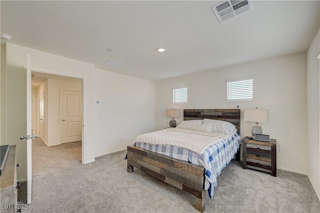 Building Photo - 360 Summer Sparrow Ave