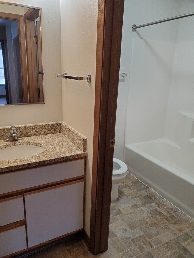 Building Photo - Pleasant Valley Apartments