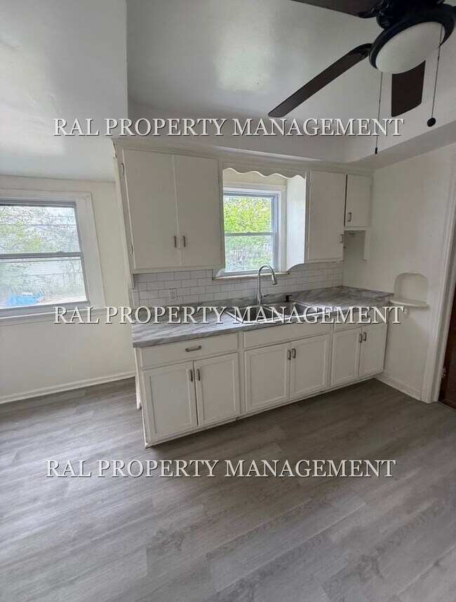 Building Photo - 3bd Single Section 8 *1/2 OFF SECURITY DEPOSIT SPECIAL*