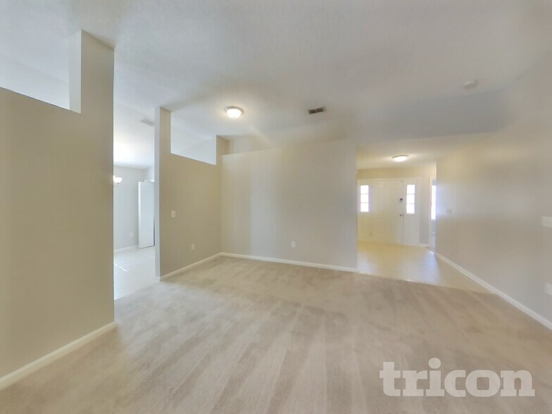 Building Photo - 3951 Hideaway Lane