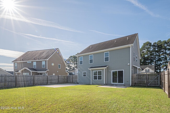 Building Photo - 808 Jade Ln
