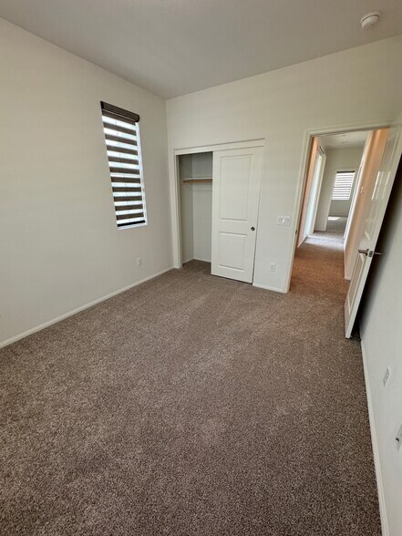 Building Photo - 523 Pioneer St