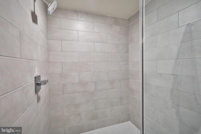 Building Photo - 1500 N Randolph St