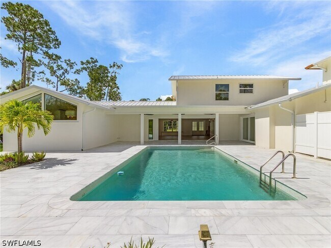 Building Photo - 6155 Standing Oaks Ln