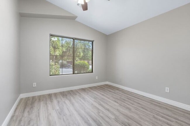 Building Photo - Gorgeous Everything you Need 4Bedroom plus Den Chandler Home!
