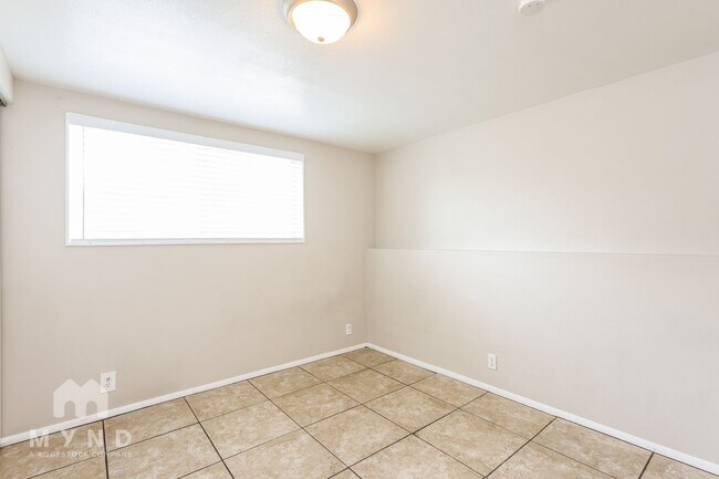 Building Photo - 1470 W 6915 S