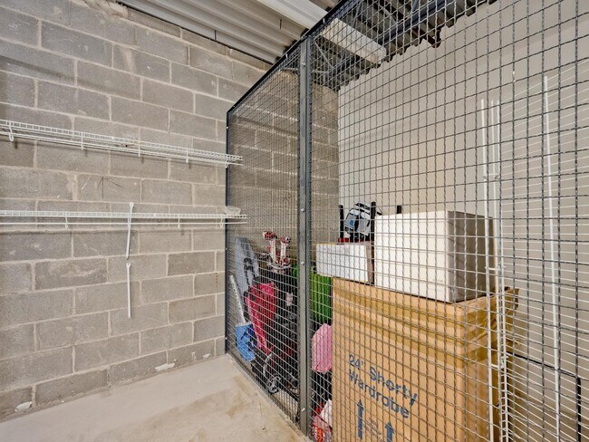 Building Photo - 1800 Dewes St