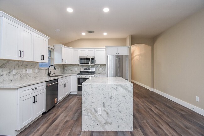 Building Photo - 20922 Barbons Heath Ct