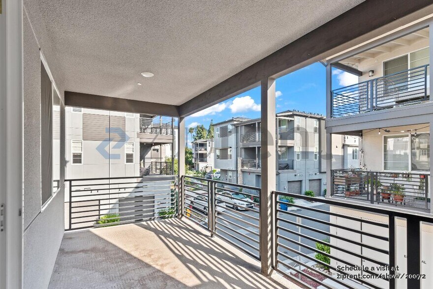 Building Photo - Unit
