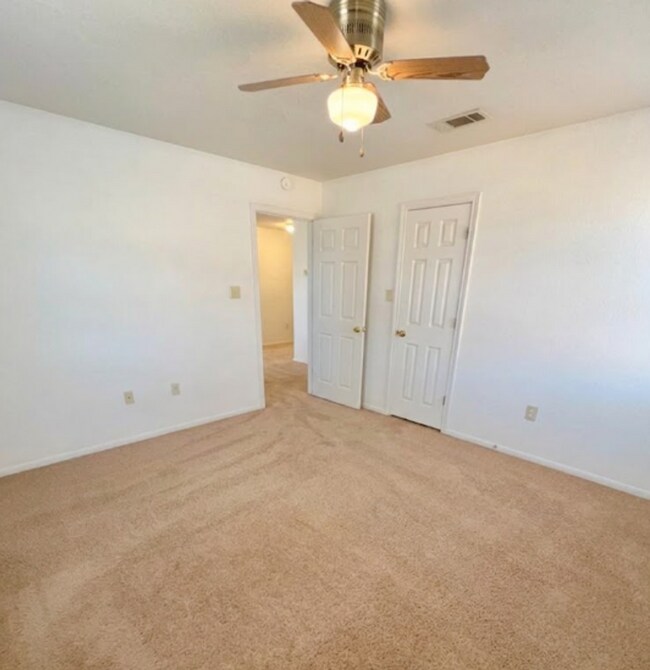 Building Photo - 106 Horseshoe Dr