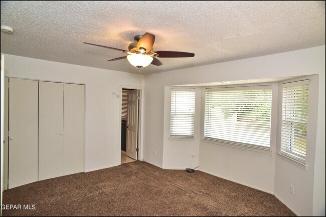 Building Photo - 10824 Pico Norte Rd