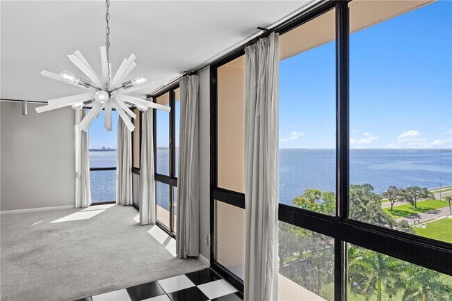 Building Photo - 3301 Bayshore Blvd