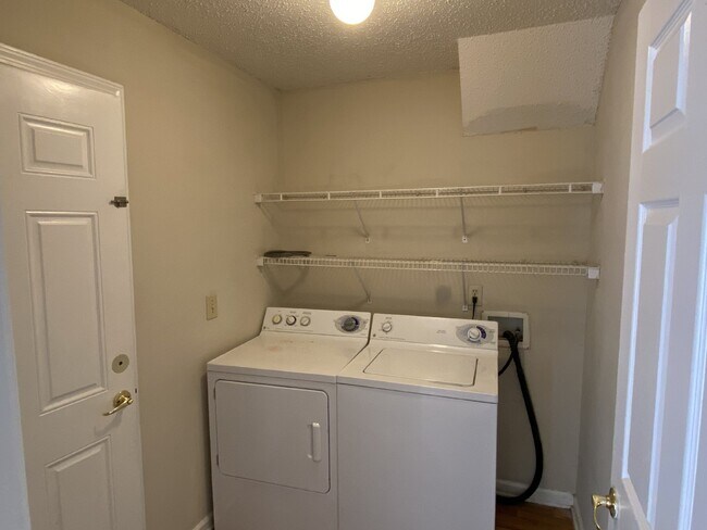 Building Photo - COMING SOON – 3 Bedroom, 2 Bathroom Single...