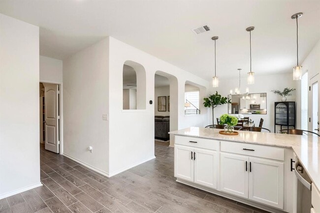 Building Photo - 6504 Albany Sleigh Dr