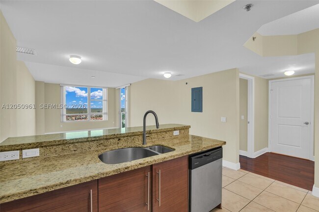 Building Photo - 2681 N Flamingo Rd