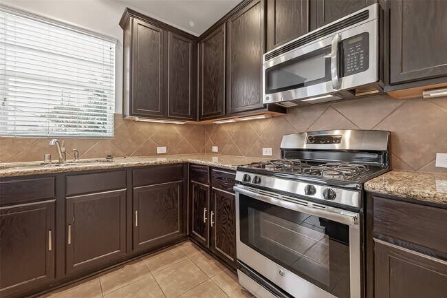 Building Photo - 19711 Kinsington Briar Ln