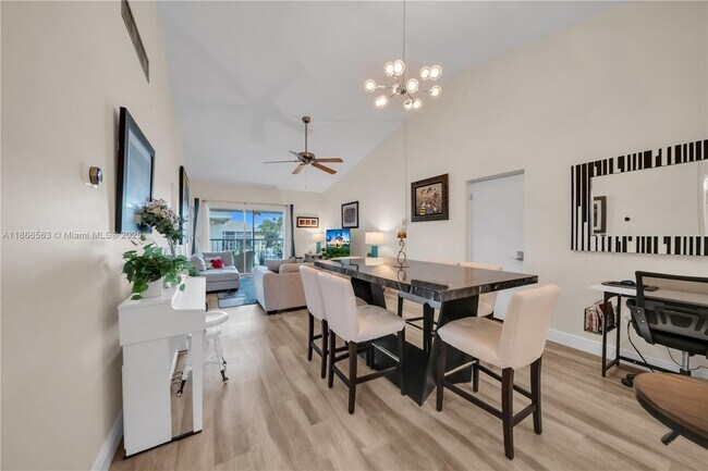 Building Photo - 4613 SE 5th Ave